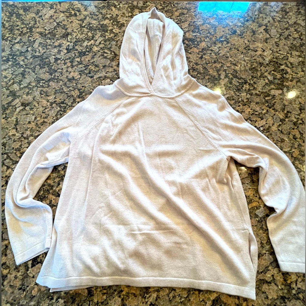 ☃️Banana Republic lightweight pullover hoodie